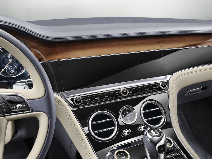 Детали интерьера Bentley Continental GT 2018 года  (WW) (фото 21 из 90)
